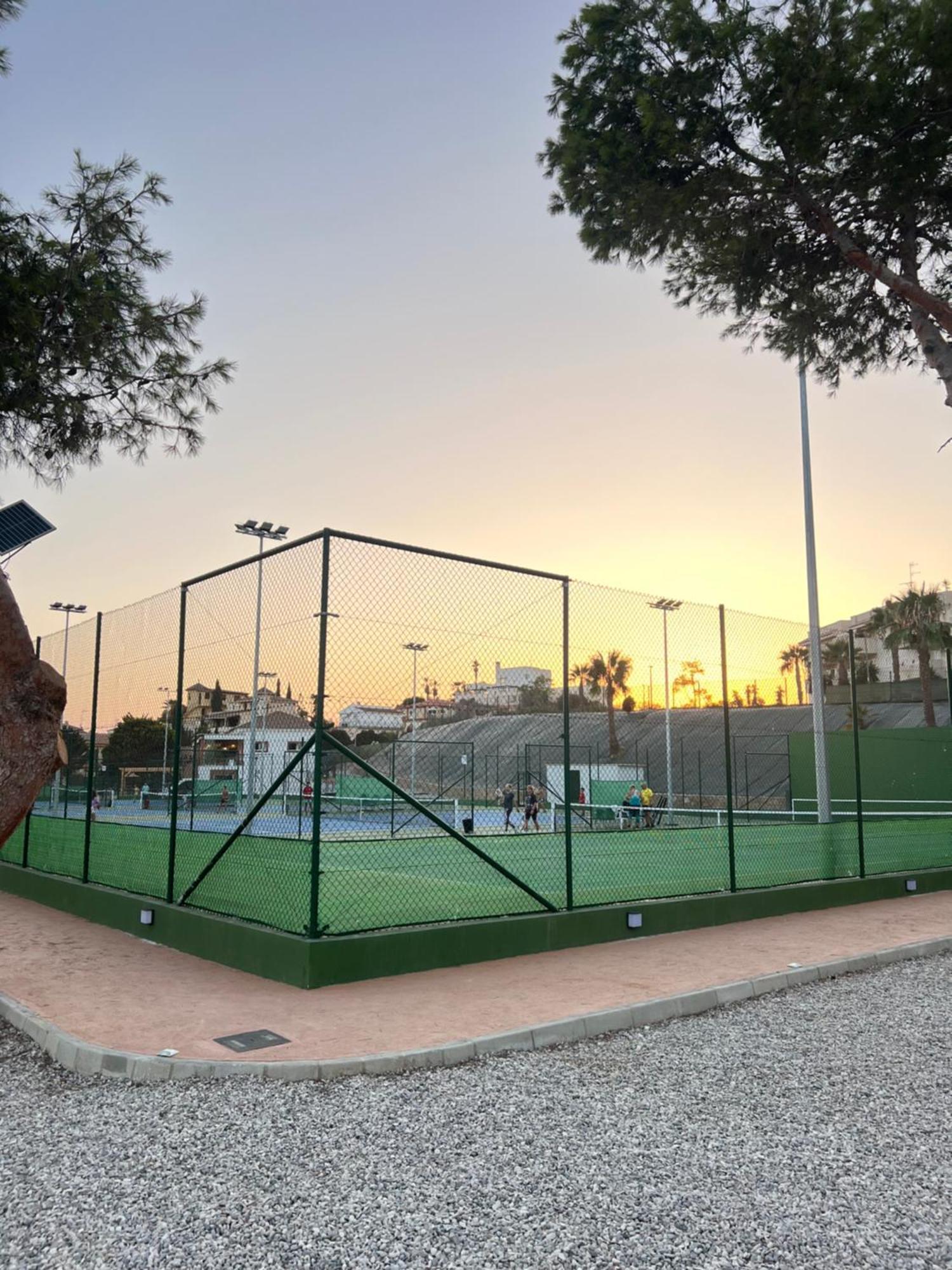 Piso Con Ac, Piscina Y Pista De Padel Y Tenis En Águilas Esterno foto